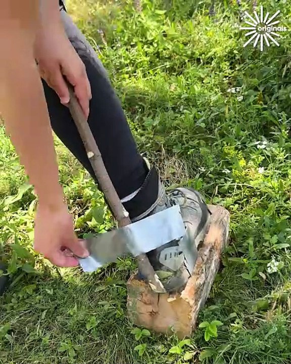 A great idea for making waterproof shoes with duct tape! 👌🏞️