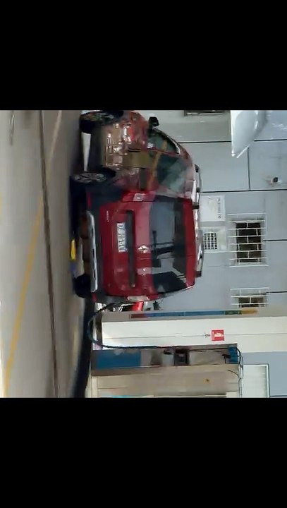 Válvula se rompe durante abastecimento de GNV em posto de Florianópolis e mobiliza bombeiros