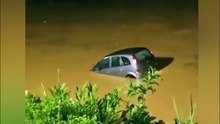 Vídeo dramático mostra homem lutando pela vida para escapar de carro afundando em rio