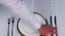 Did you know this is how you're supposed to set a dinner table?