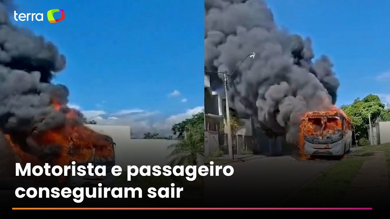 Ônibus pega fogo e forma fumaça densa em Vinhedo