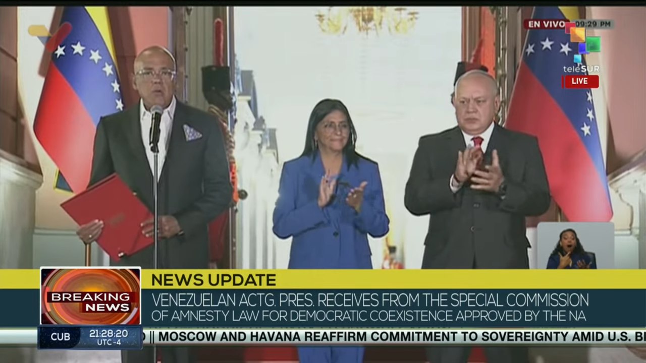 Venezuela | Act. Pres. Delcy Rodriguez receives approved Amnesty Law for Democratic Coexistence