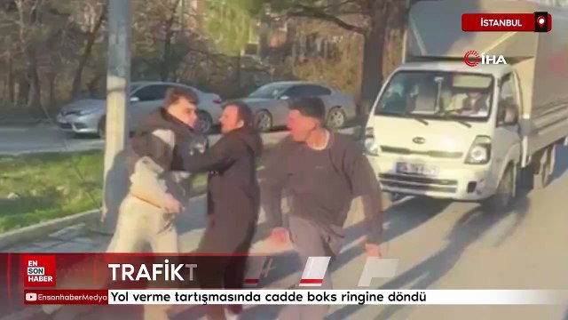 İstanbul'da yol verme tartışmaları yumruklu kavgaya dönüştü