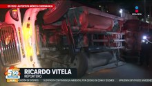 Tráiler con 20 toneladas de abarrotes vuelca sobre la México-Cuernavaca