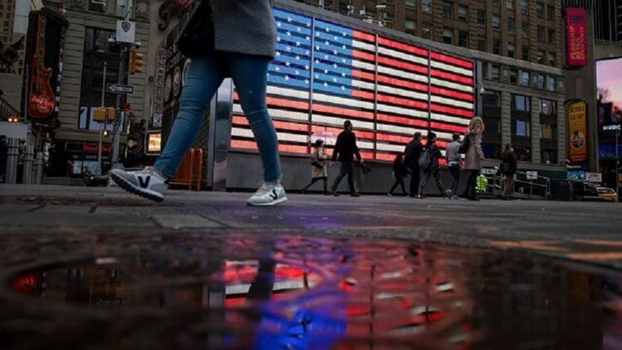 US Q4 GDP Grows Smaller-Than-Forecast 1.4% on Shutdown Impact