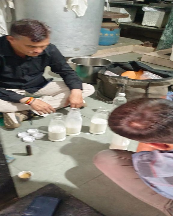 Ahmedabad: खाद्य सुरक्षा विभाग की कार्रवाई: 42 नमूने जांच को भेजे, 7 इकाइयों पर जुर्माना
