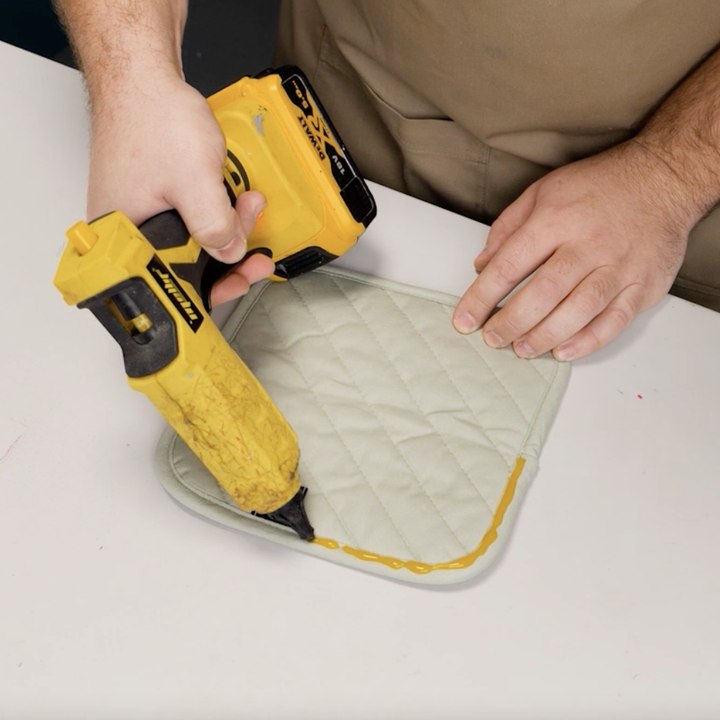 Oven mitt into quick-made wallets🕶️
