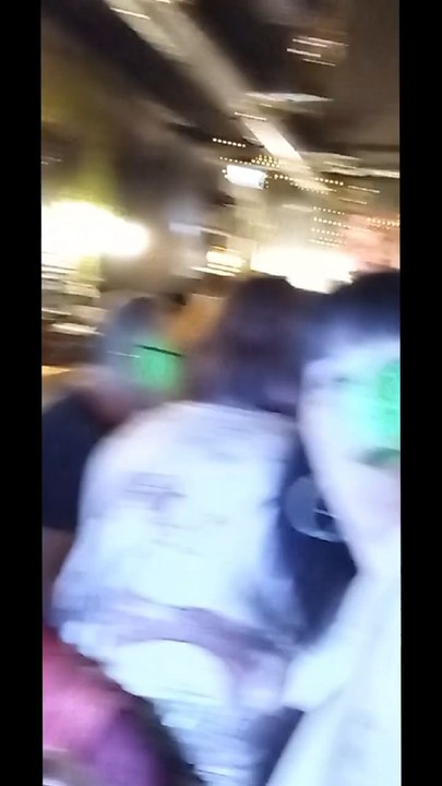 Bonjour. Merci beaucoup à La Magie De Laure , Bill a la percussion et voix, Merci beaucoup au public et Merci à toute l' équipe du Bla Bla Bar. On revient le 23 avril. A bientôt #reze