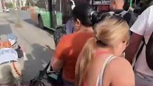 🚍⚠️ Un chofer de transporte público en México les impidió subir a un grupo de jóvenes que se identifican como “therians”.