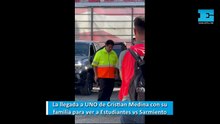 Estudiantes vs Sarmiento: la llegada a UNO de Cristian Medina junto a su familia