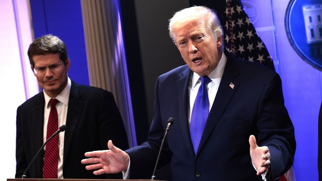 Trump llama perros falderos a los jueces del Supremo que han tumbado los aranceles