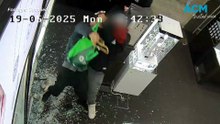 CCTV footage shows attempted theft from jewellery store