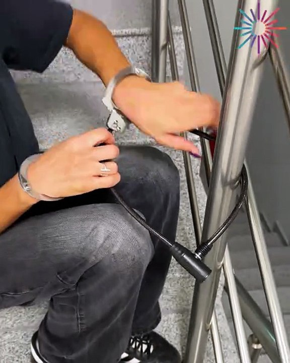 Emergency hack for escaping a lock like this 🔓