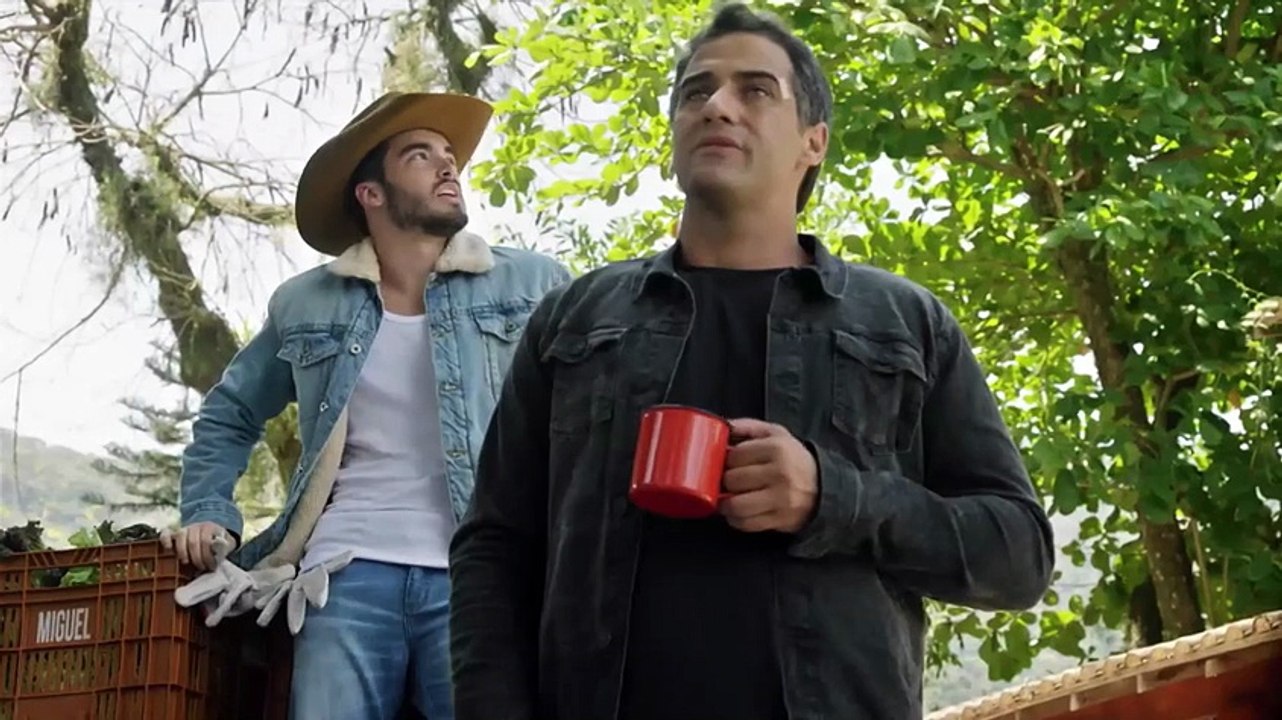 02. Amor Sin Igual (Amor Sem Igual), en español