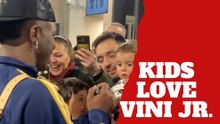 Vini Jr. unexpected gesture with a young fan melts Real Madrid fans hearts