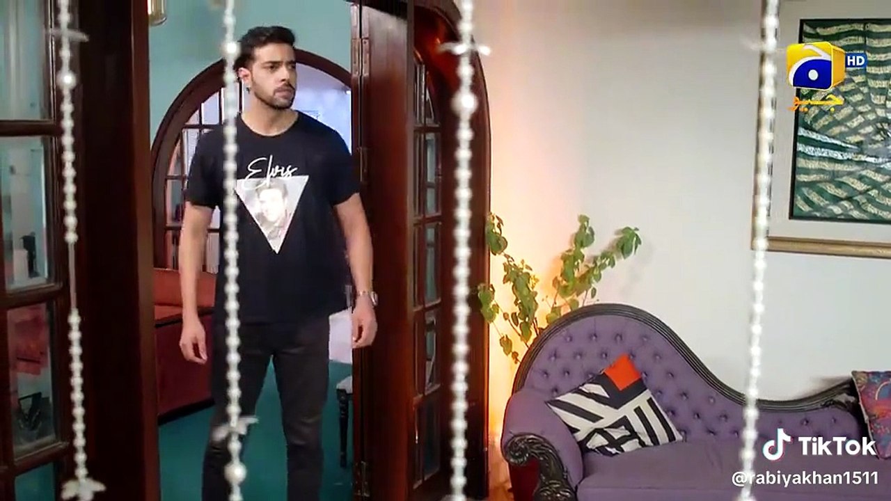 Ladki kis Tarah apni jaan bachakar bhage