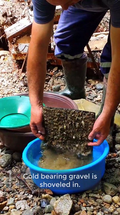 Tons of gold extracted from rivers using this method