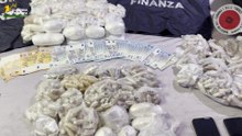 Padova, 20 chili di droga nascosti nella ruota di scorta: arrestati due fratelli (21.02.26)