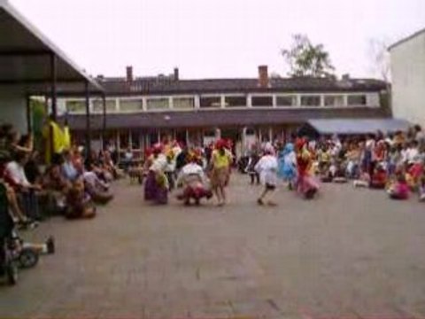 fancy-fair end 4eB-danse des lutins 2008