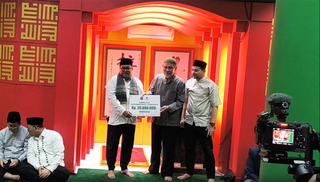 Pemprov DKI dan Baznas Salurkan Rp30 Juta untuk Masjid Lautze