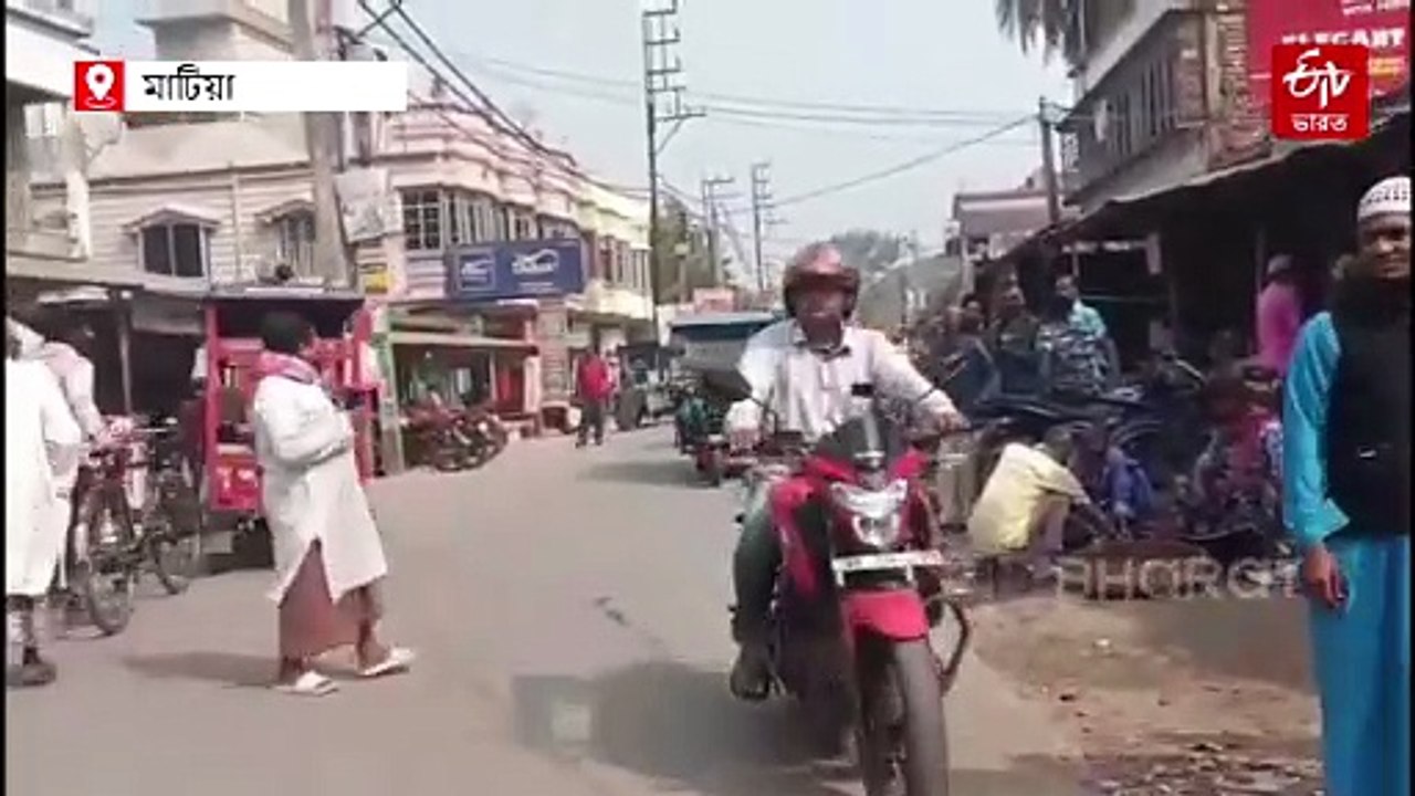 'বেপরোয়া' গাড়ির দৌরাত্ম্যে মৃত্যু বাইক আরোহীর ! পুলিশের বিরুদ্ধে বিক্ষোভ গ্রামবাসীদের