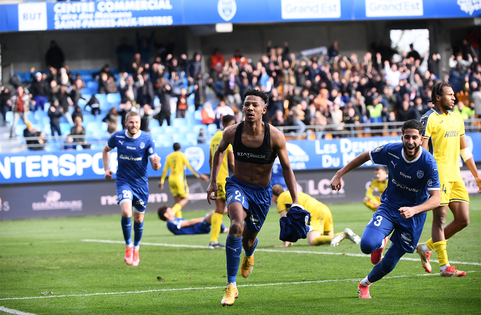 Ligue 2 : Troyes remporte le match de l'année face à Pau