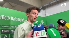 Diego Llorente atiende a los medios de comunicación