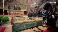 Assisi, iniziata l'ostensione delle spoglie di san Francesco