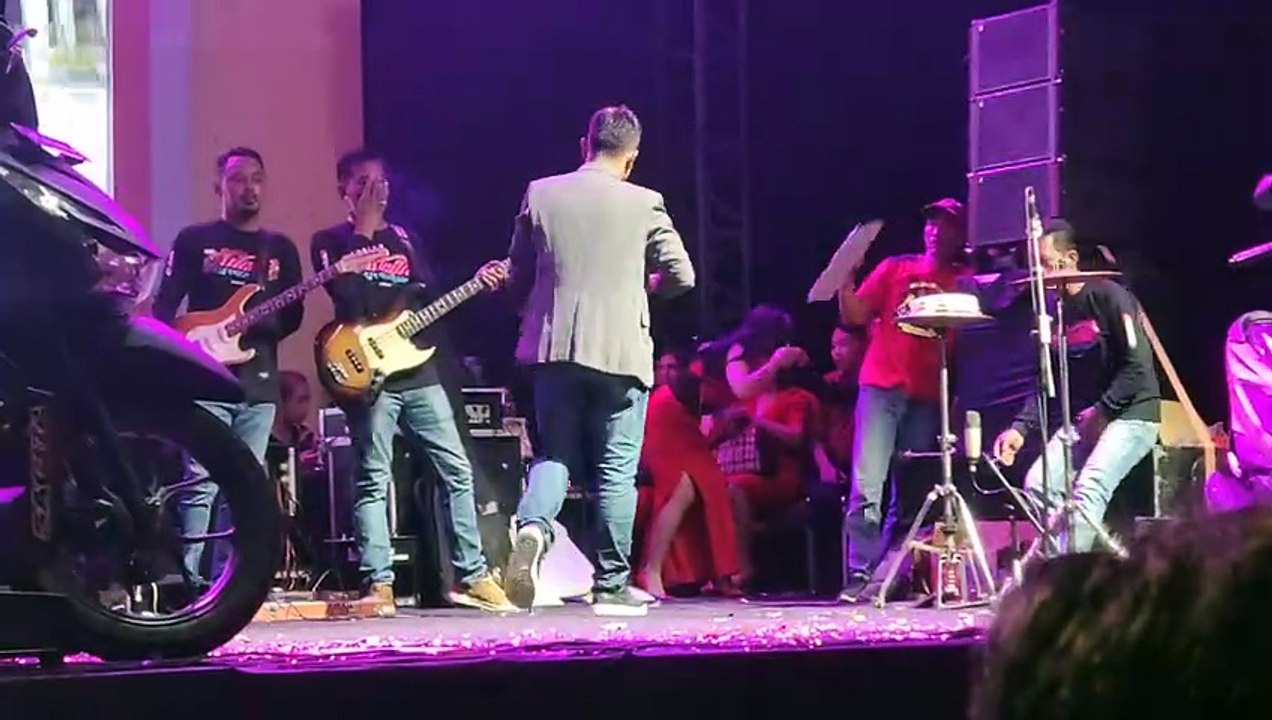 SHERLY KDI - GALA GALA / OM ADELLA