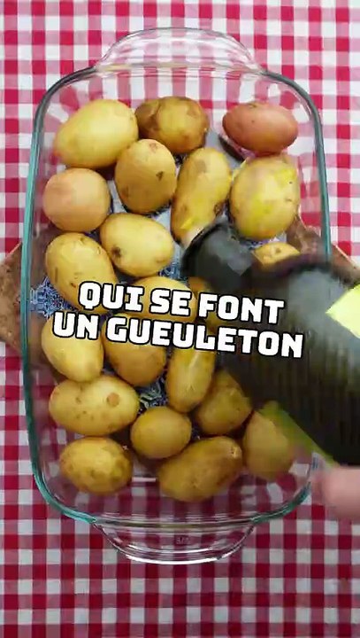 Fais pas l'enfant Ingrédients pour 3 4 copains - 3 4 tournedos de boeuf - 1 1,5 kg de patates grenailles - 2 échalotes, finement hachées - Une demi-pomme, finement hachée