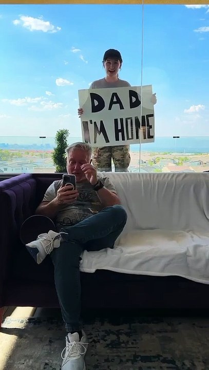 Female solider returns home from the army and makes her dad cry! 🥹😭😭