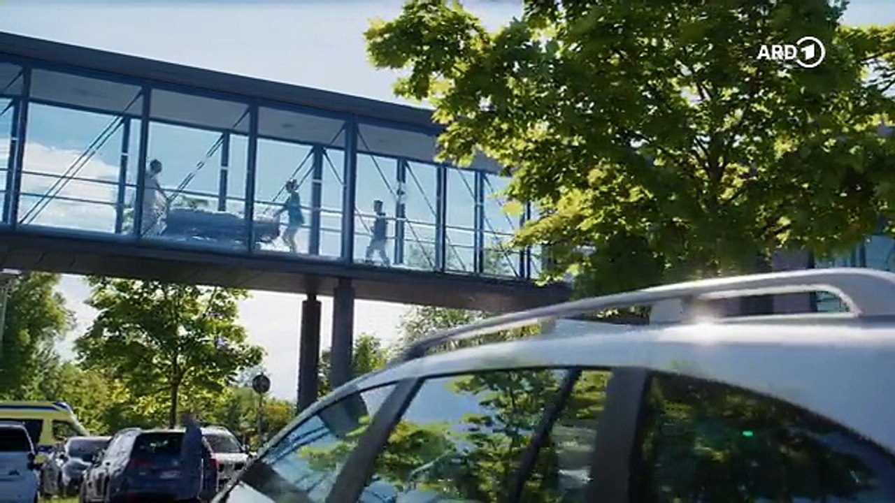 In aller Freundschaft - Die jungen Ärzte: Zugzwang (S11E27) | Folge 447