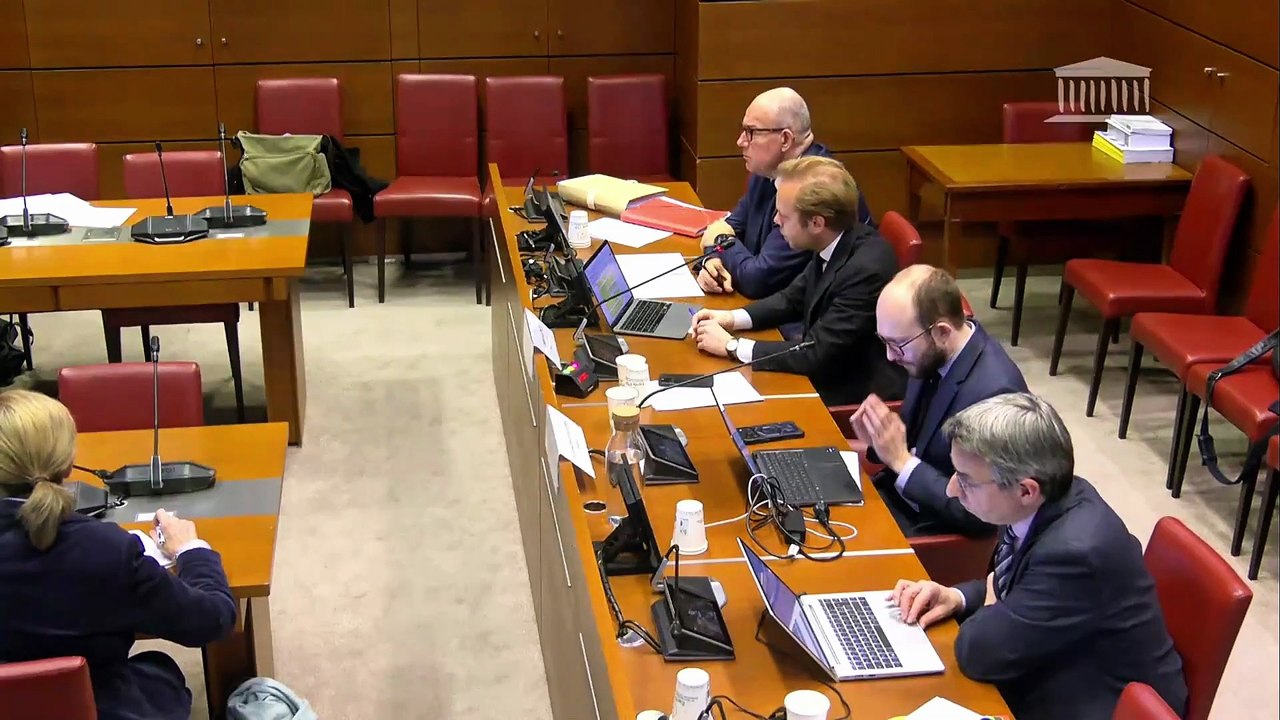 Charles Allonclé révèle que l'ancienne directrice de France 5, a passé de très gros contrats avec la société qui produit "C politique" avant... d'en devenir la DG