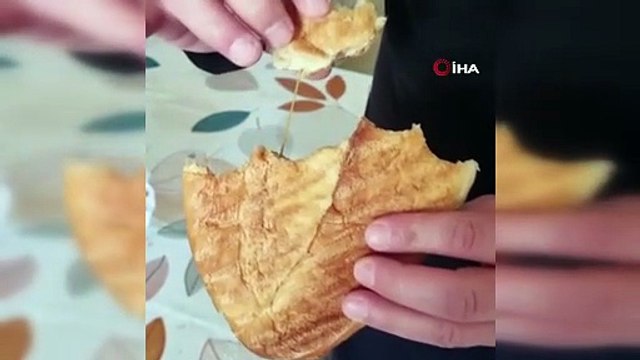 Sahurda Tost Yapmak İstedi, Hayatının Şokunu Yaşadı! Ekmeğin İçinden Çıkan \ O Şey\ Pes Dedirtti