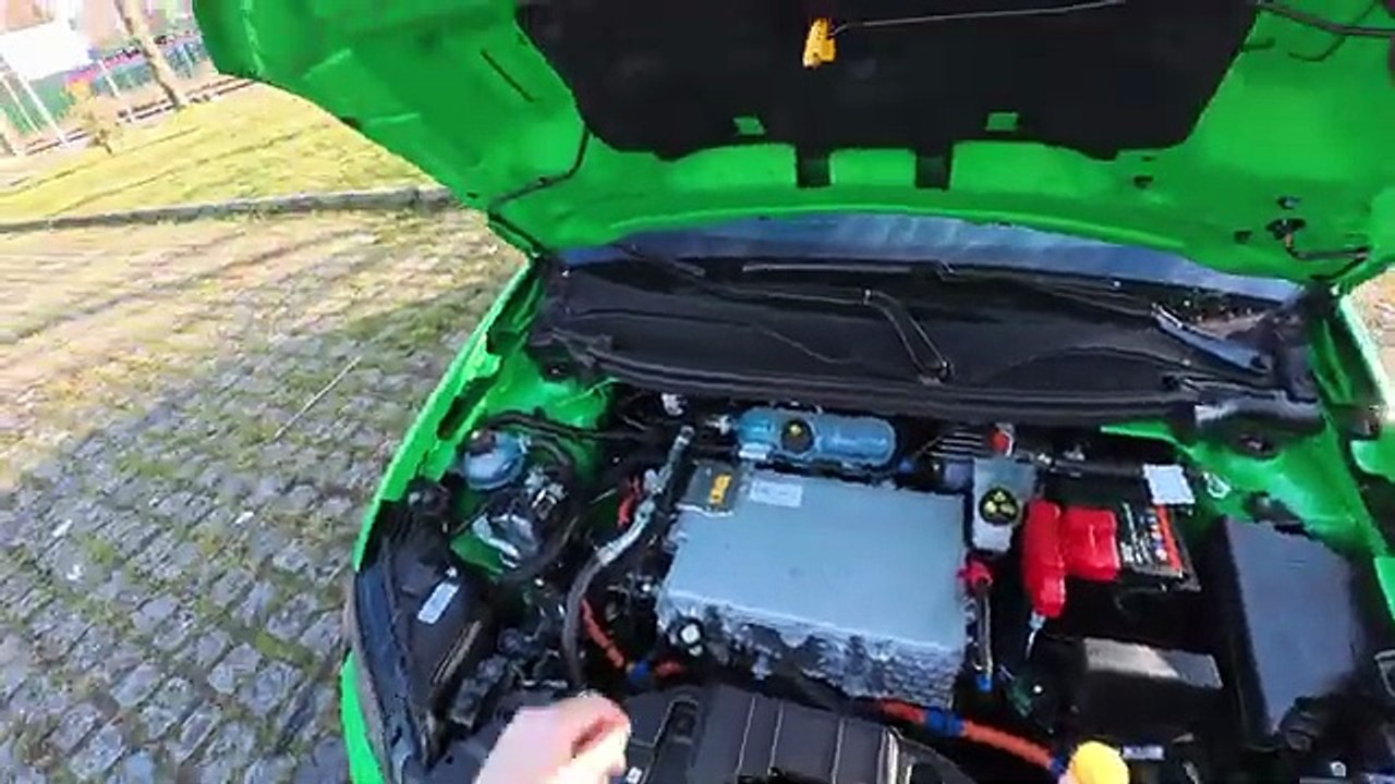 2026 Renault 5 E-Tech (40 kWh  122 hp) - POV Drive