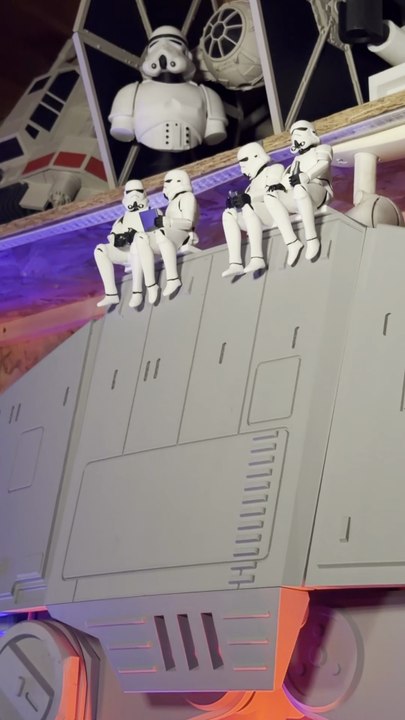 🥰Stormtroopers Chill🥰Printer : @bambulab_official H2CFilament : @bambulab_official PLA Matte Model : https://makerworld.com/fr/models/17637-lunch-atop-a-shelf-starwars-troopers#starwars #print3d