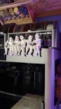 🥰Stormtroopers Chill🥰Printer : @bambulab_official H2CFilament : @bambulab_official PLA Matte Model : makerworld.com/fr/models/17637-lunch-atop-a-shelf-starwars-troopers#starwars #print3d