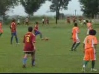 Dangelo C. Paulucci - meia atacante