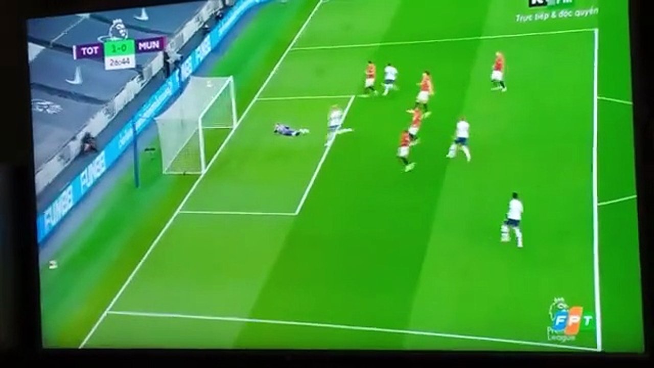 Xem lại bàn thắng mở tỷ số của Steven Begwijn trong Trận Đấu gặp Man United