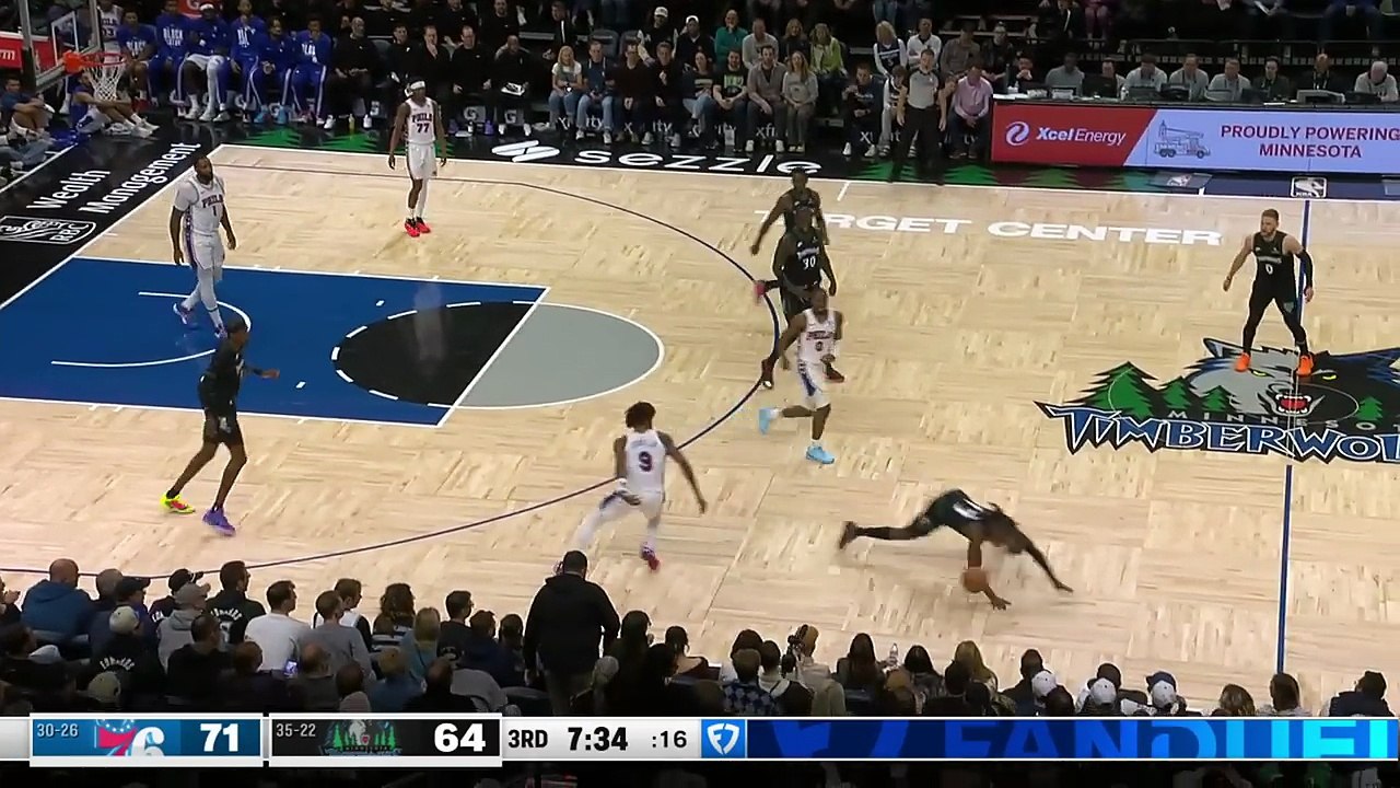 Maxey Catches a BODY Over Ant & McDaniels 😱