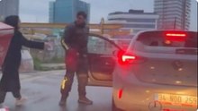 Pendik'te tartıştığı sürücüyü kolundan tutup otomobilden indirmeye çalıştı