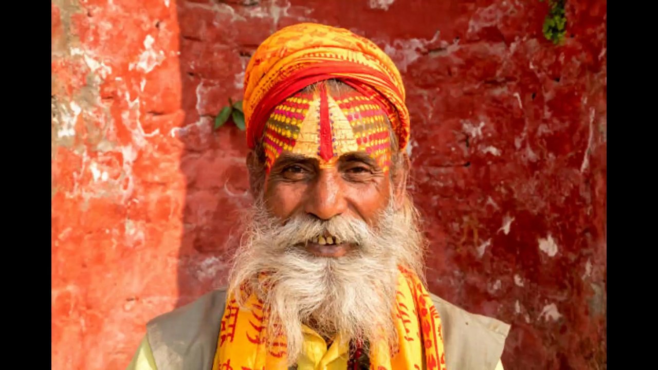 जब भगवान ने खुद लगाया पेड़े का भोग Video देखे सच्ची घटना | Laddu Gopal Ji Vrindavan Mandir