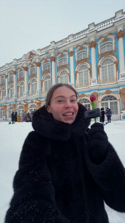À quelques kilomètres de Saint-Pétersbourg, j’ai enfin découvert le mythique village des tsars : Tsarskoïe Selo 🧚✨C’est ici que la famille impériale russe a vécu, et notamment la grande-duchesse Anastasia Nikolaïevna de Russie🥹