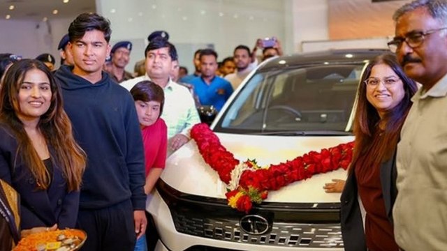 Vaibhav Suryavanshi पर हुई तोहफों की बरसात!