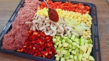 Chop Everything, Mix It, Put It in the Oven – and a Delicious Dinner Is Ready