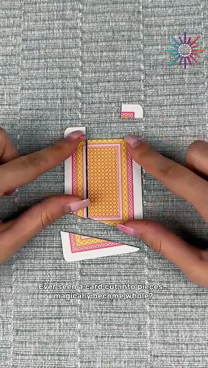 Learn this card magic hack in seconds! 🤔