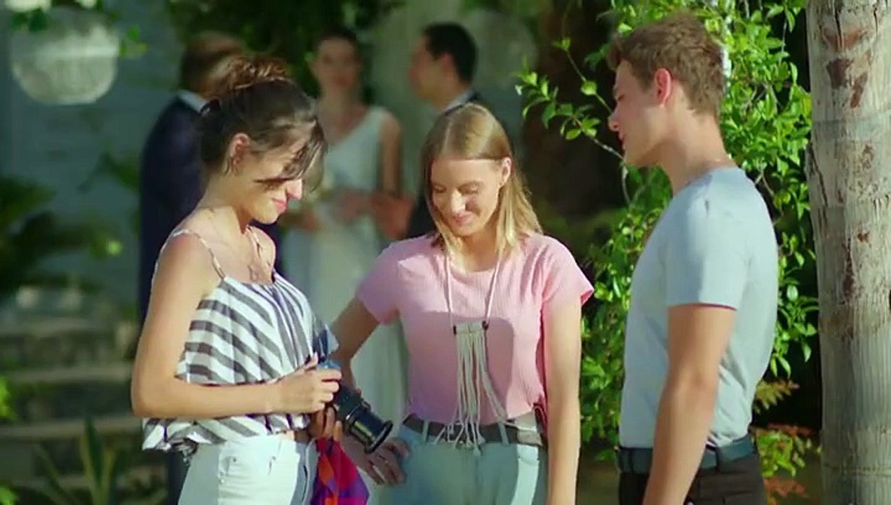 Broken Lives S01 Episode-04 Turkish Hindi/Urdu Dubbed/ [MULTI-SUB] Love-Story Drama