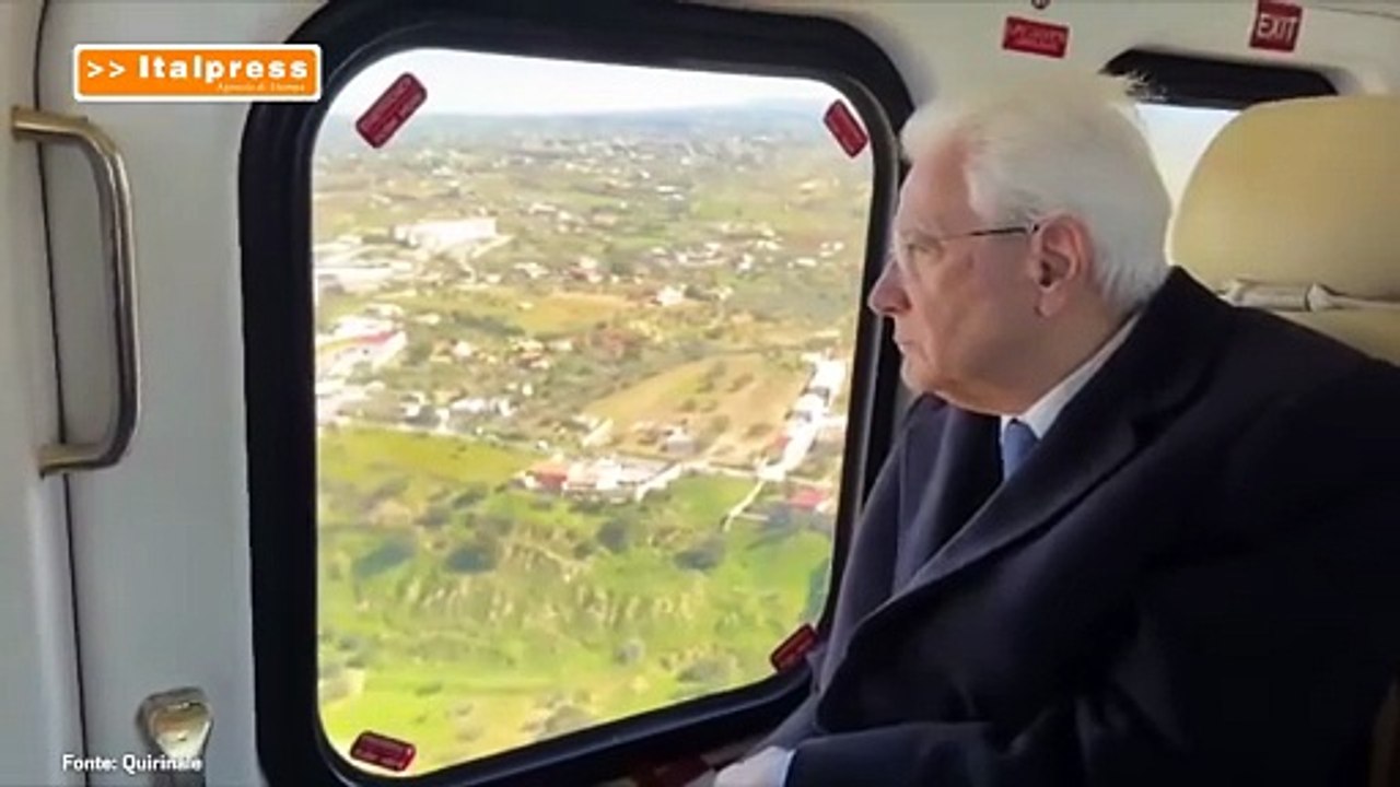 Il video di Mattarella a Niscemi durante il sorvolo dell'area interessata dalla frana