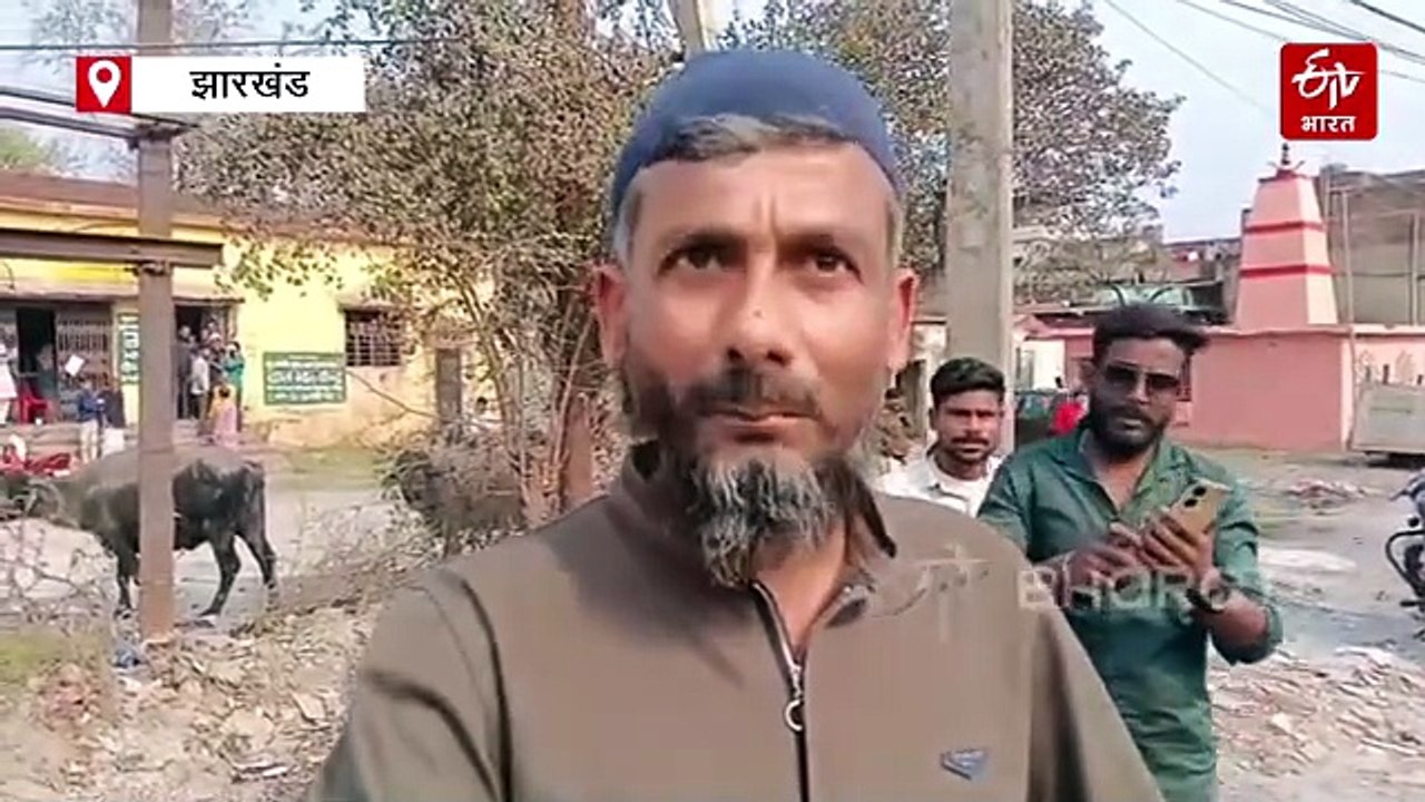 धनबाद में बोगस वोट पर बवाल, पुलिस ने किया लाठीचार्ज