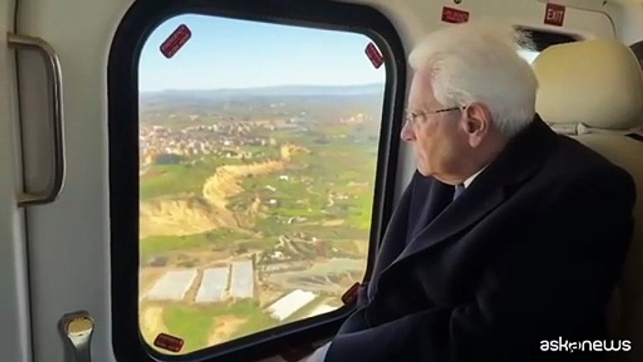 Mattarella sorvola Niscemi in elicottero prima della sua visita